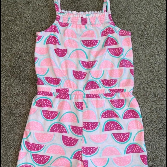 ALOT OF CLOTHES - Picture 5 of 12